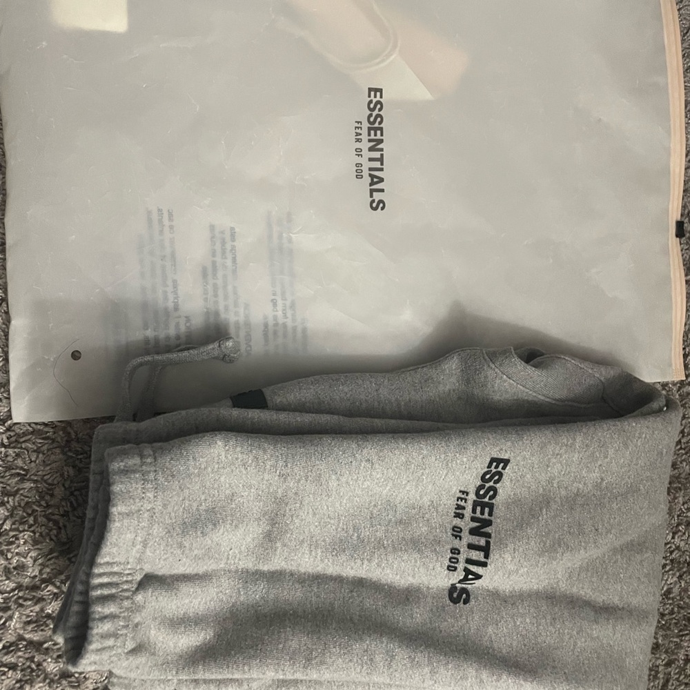Kids size 8 essentials sweatpants